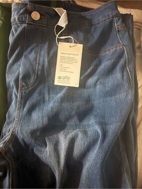 Women’s Blue Stretch Denim Jeans size large.
